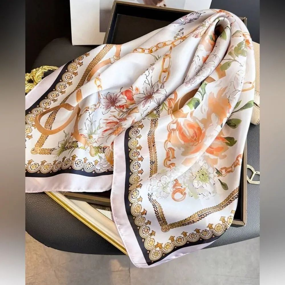 Floral Chain-Print Scarf  N1450